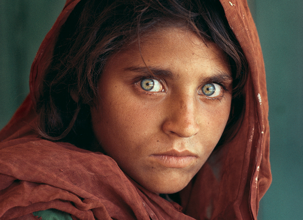 Steve McCurry Nikon F6 Afghan girl